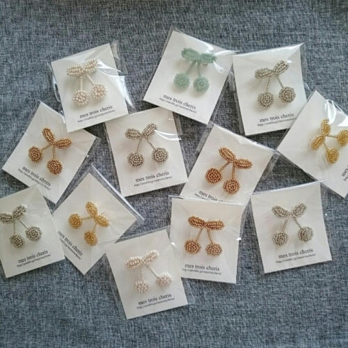 さくらんぼブローチ